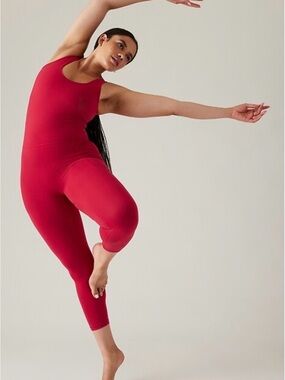 Salutation Stash 7/8 Bodysuit in Clover Berry Red